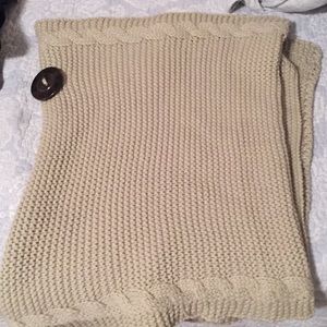 Pullover button scarve